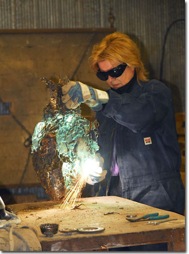 Figurative bronze artist Gabrielle Fischer Horvath was born in Hungary and is now living and working in Toronto / Ontario /Canada.